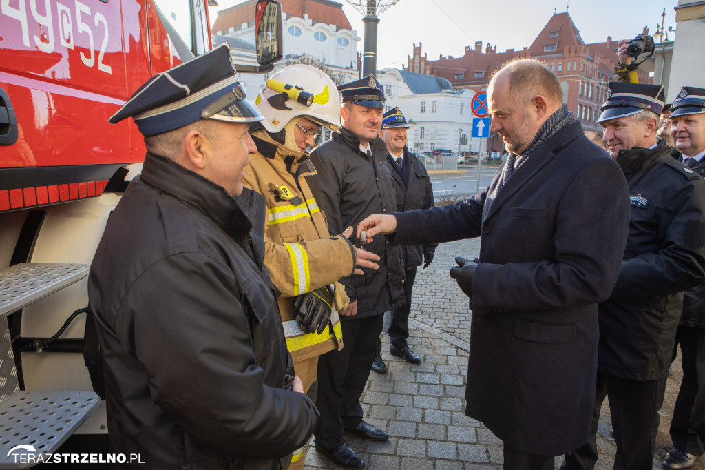 Samochody strażackie trafiły do jednostek m.in. powiatu mogileńskiego
