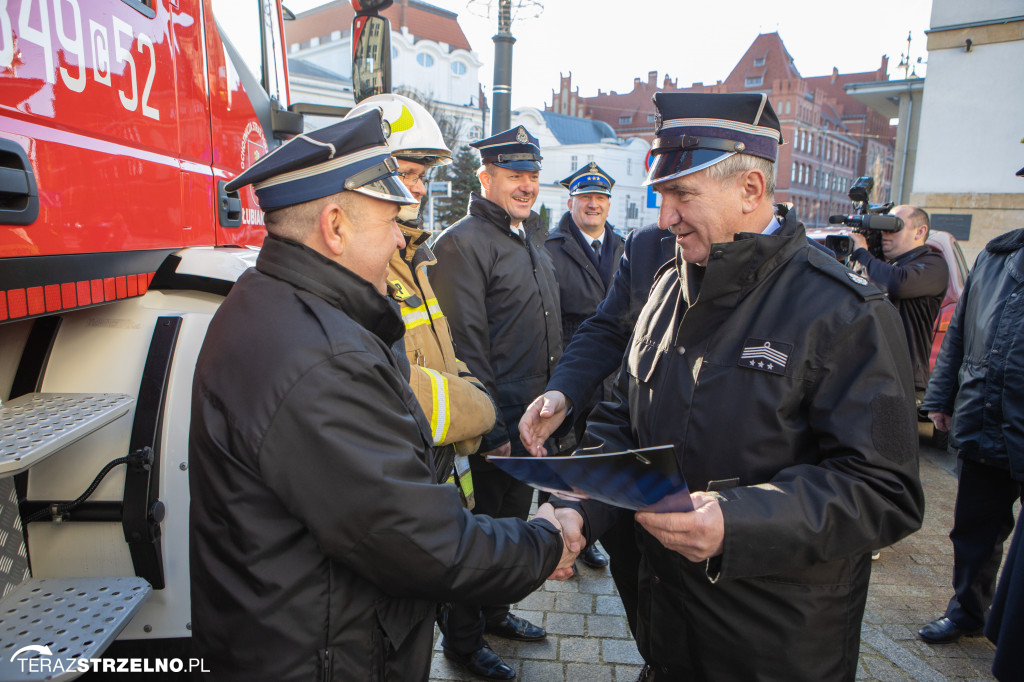 Samochody strażackie trafiły do jednostek m.in. powiatu mogileńskiego