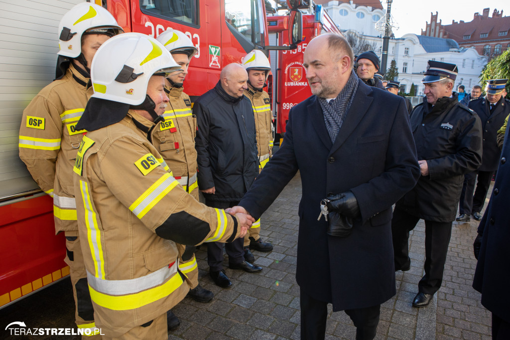 Samochody strażackie trafiły do jednostek m.in. powiatu mogileńskiego