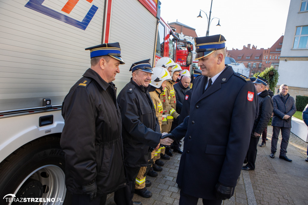 Samochody strażackie trafiły do jednostek m.in. powiatu mogileńskiego