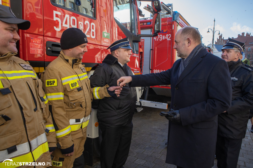 Samochody strażackie trafiły do jednostek m.in. powiatu mogileńskiego