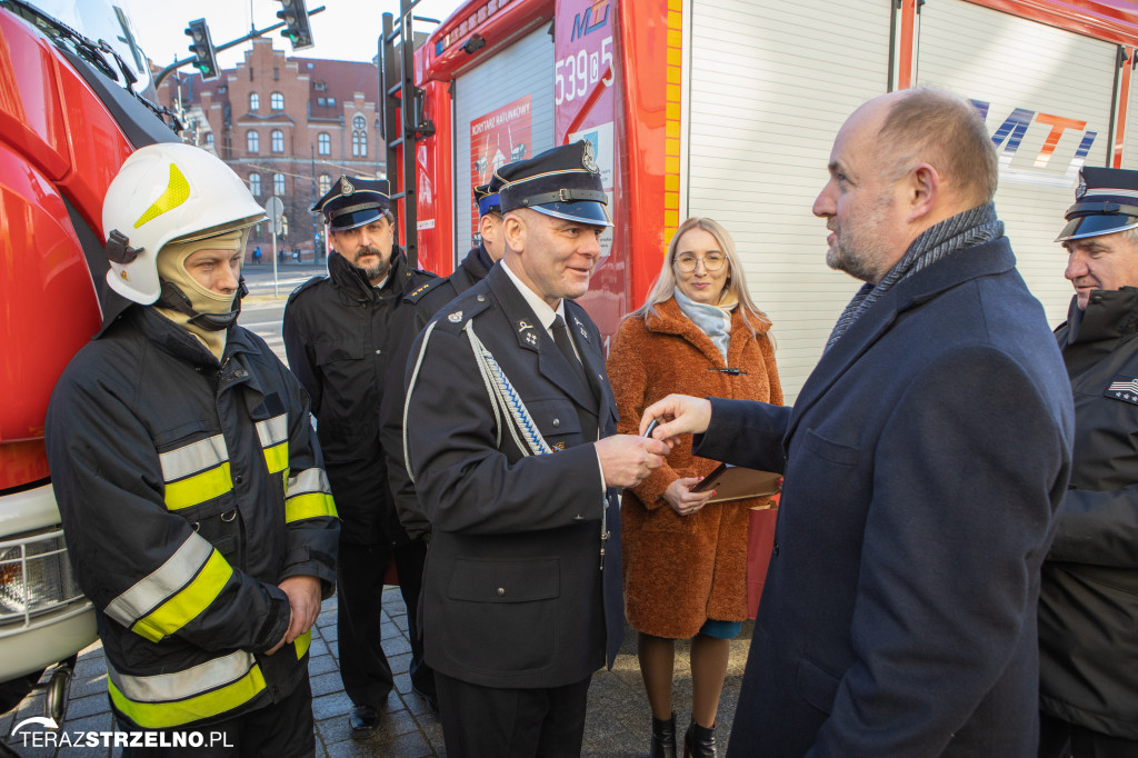 Samochody strażackie trafiły do jednostek m.in. powiatu mogileńskiego