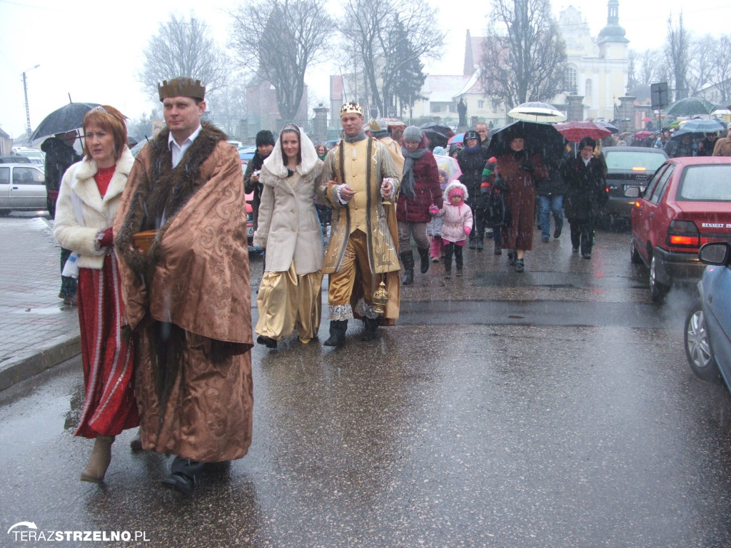 Uroczystość Trzech Króli w Strzelnie, w 2013 r. - poznajecie się?