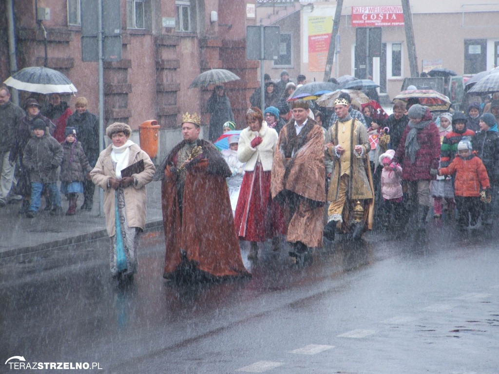 Uroczystość Trzech Króli w Strzelnie, w 2013 r. - poznajecie się?