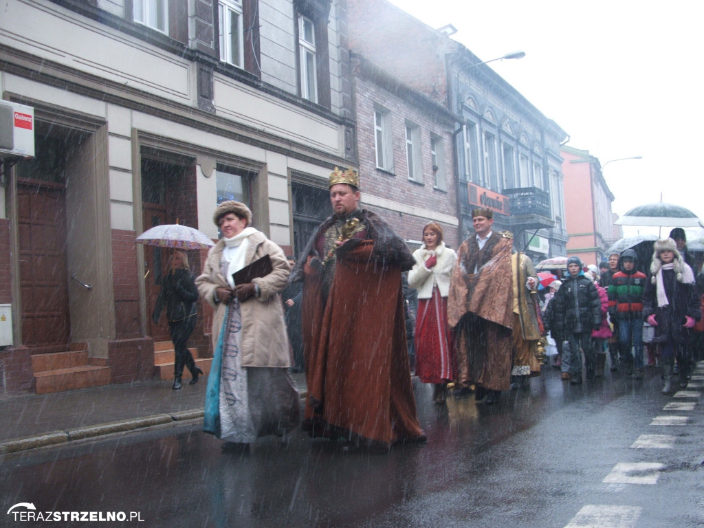 Uroczystość Trzech Króli w Strzelnie, w 2013 r. - poznajecie się?