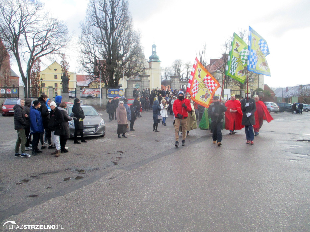Ulicami Strzelna przeszedł orszak Trzech Króli