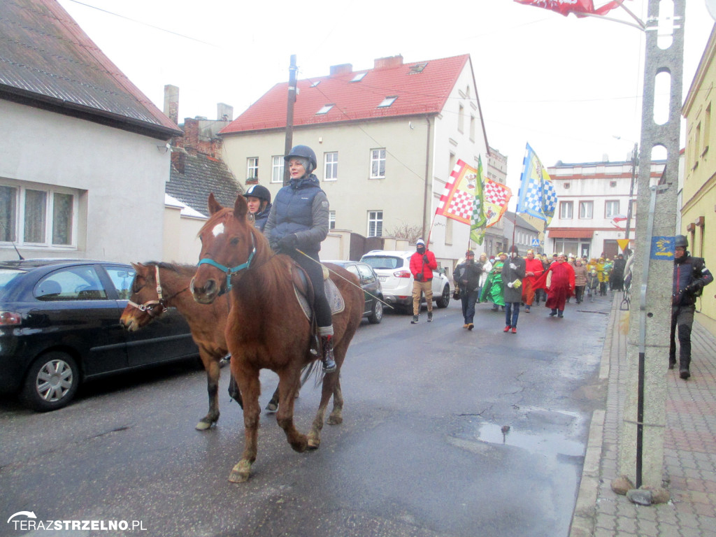 Ulicami Strzelna przeszedł orszak Trzech Króli