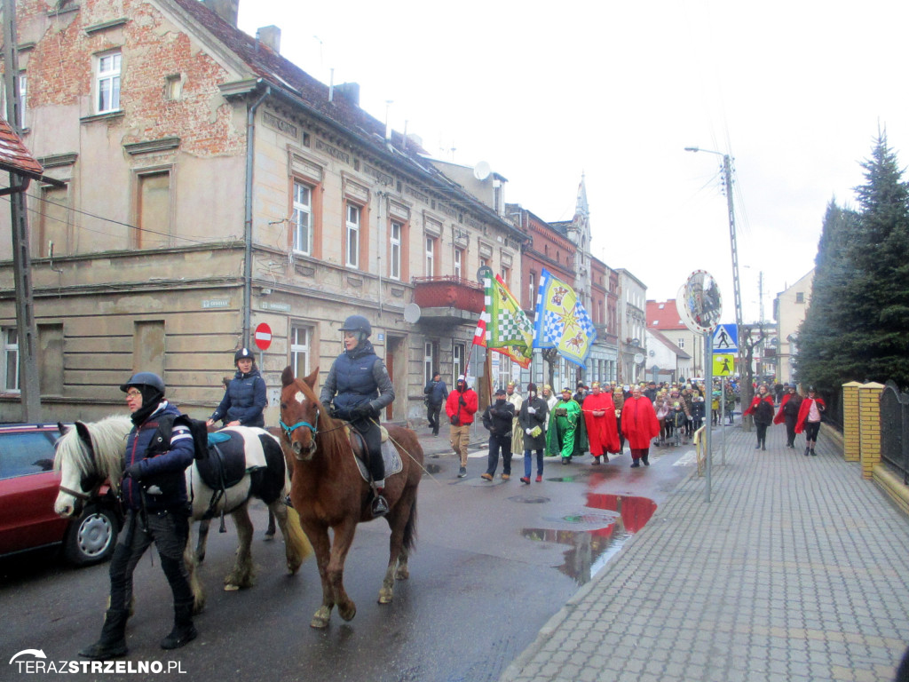 Ulicami Strzelna przeszedł orszak Trzech Króli