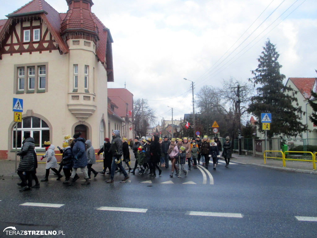 Ulicami Strzelna przeszedł orszak Trzech Króli