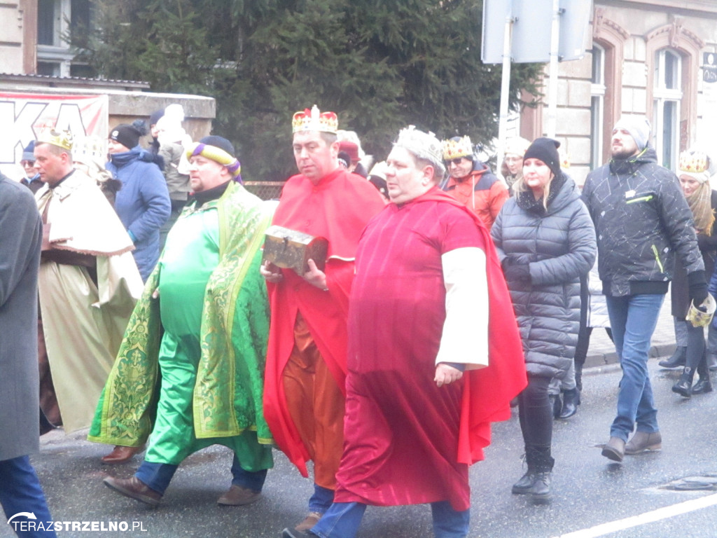 Ulicami Strzelna przeszedł orszak Trzech Króli