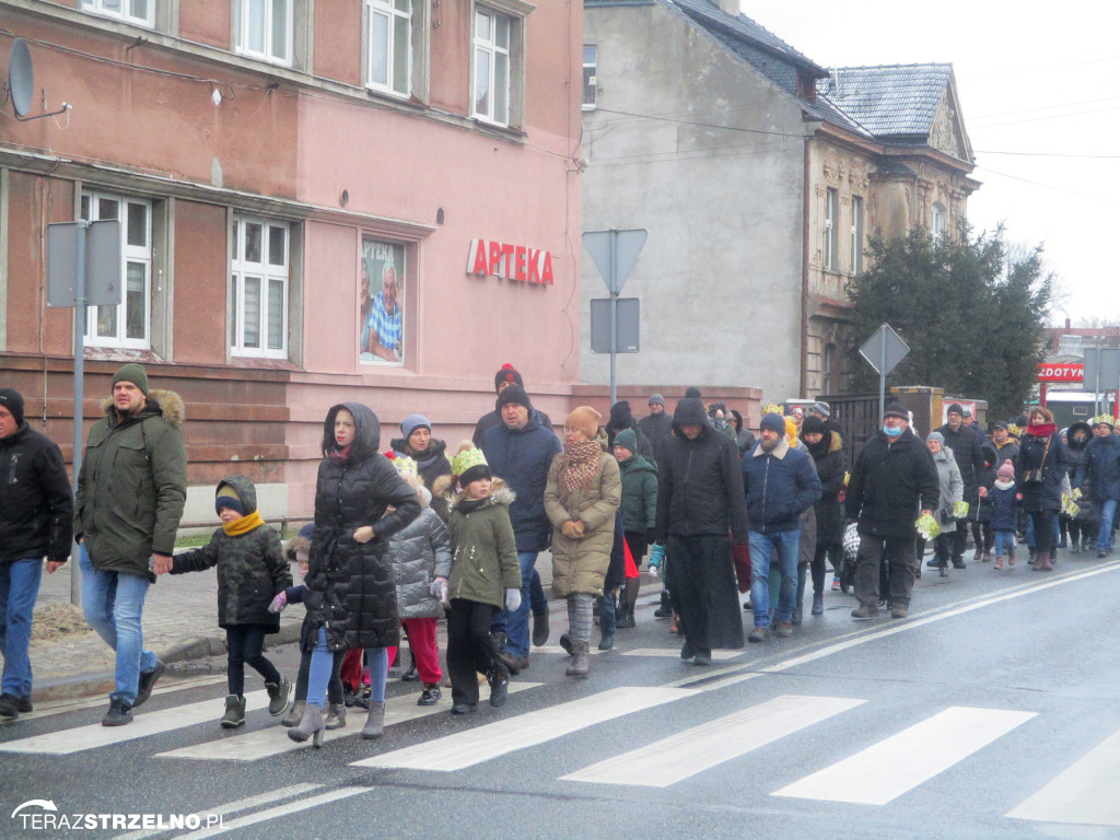 Ulicami Strzelna przeszedł orszak Trzech Króli