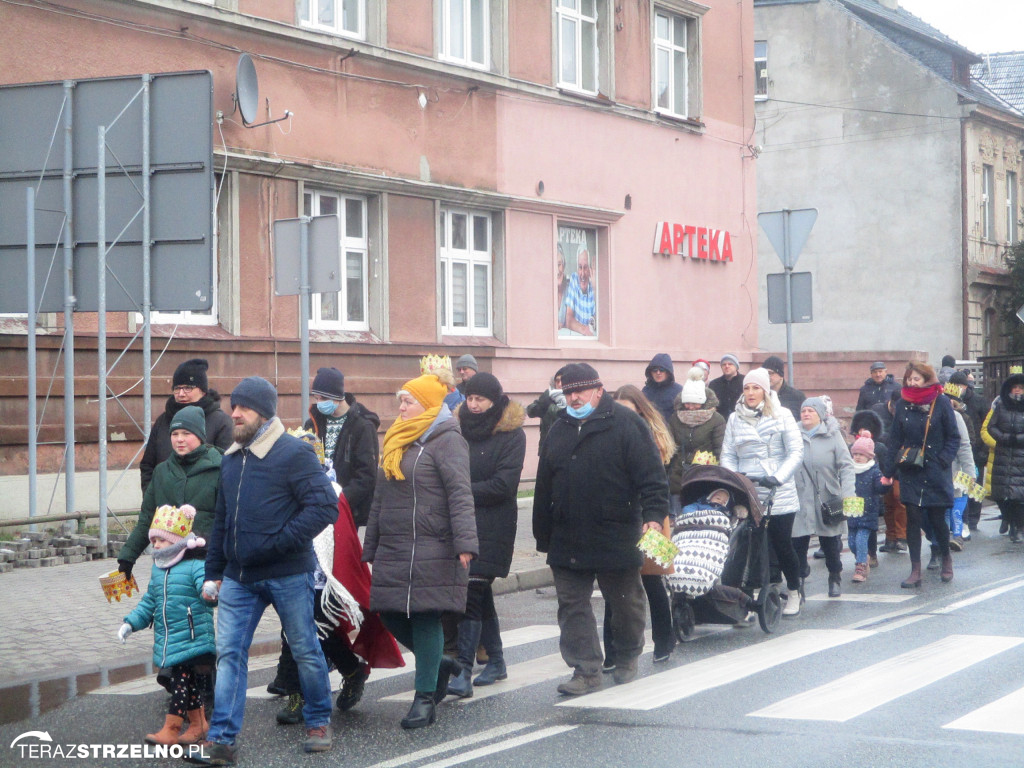 Ulicami Strzelna przeszedł orszak Trzech Króli