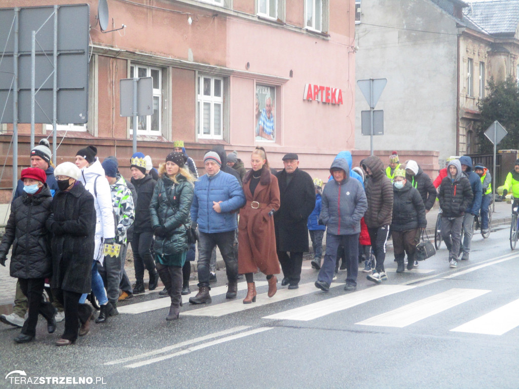 Ulicami Strzelna przeszedł orszak Trzech Króli