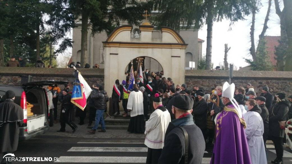 Uroczystości pogrzebowe ks. kan. Ottona Szymków w Łopiennie