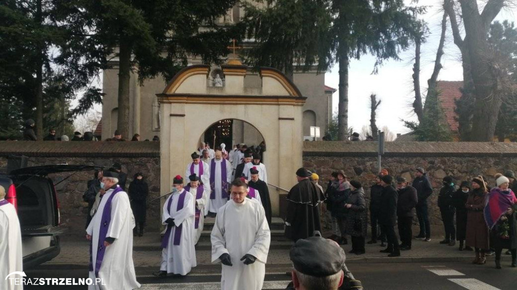Uroczystości pogrzebowe ks. kan. Ottona Szymków w Łopiennie