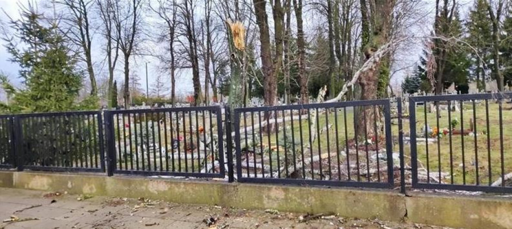 Zniszczenia po orkanie Nadia w gminie Strzelno