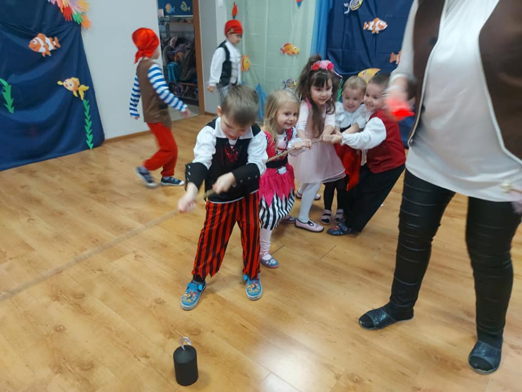 Przedszkolny Bal Piracki i szkolny bal karnawałowy w Markowicach