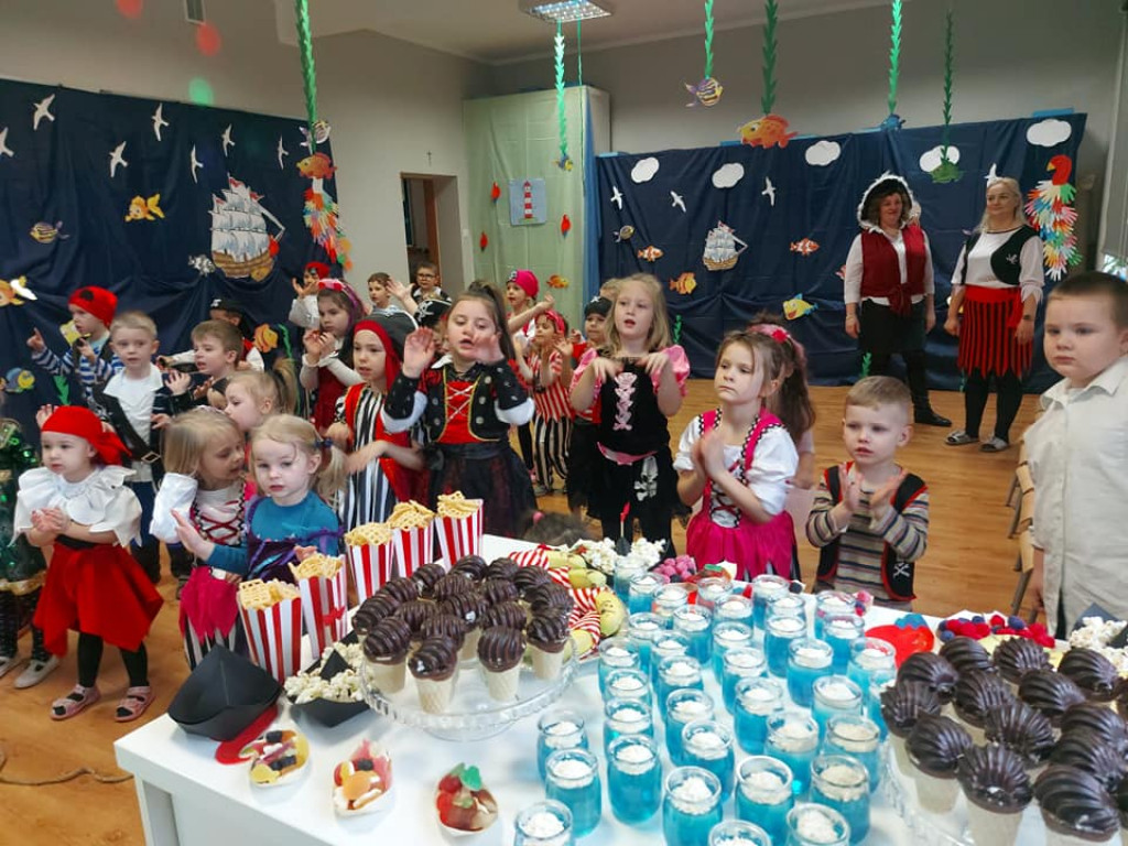 Przedszkolny Bal Piracki i szkolny bal karnawałowy w Markowicach
