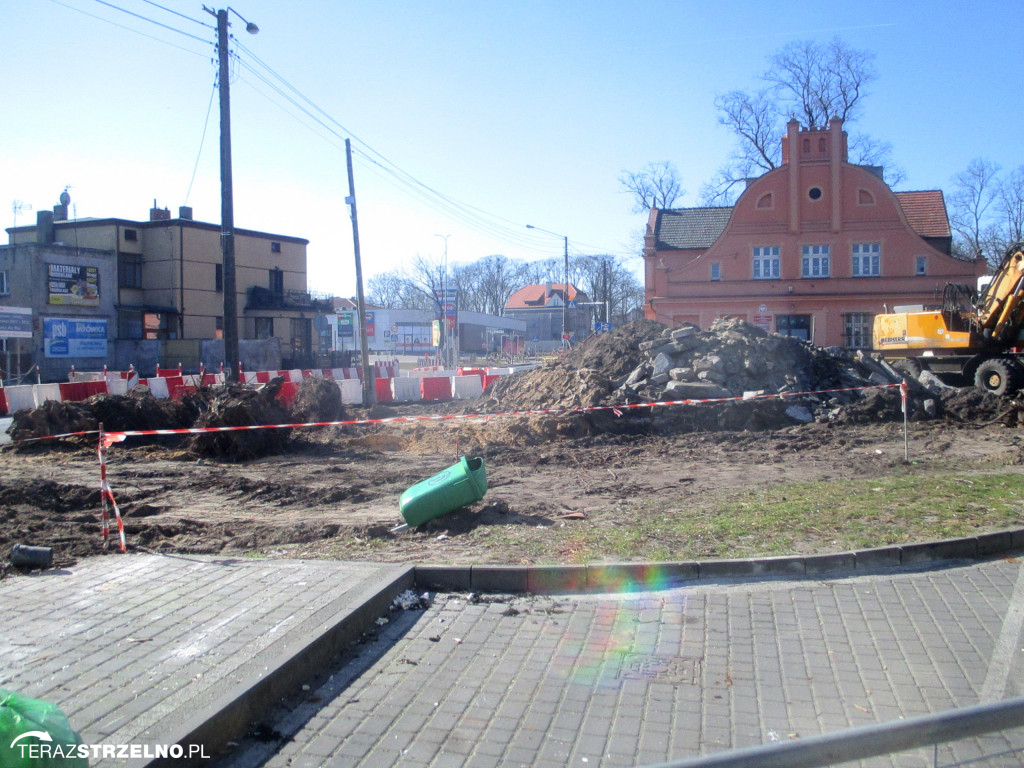 Trwają prace przy budowie rond w Strzelnie