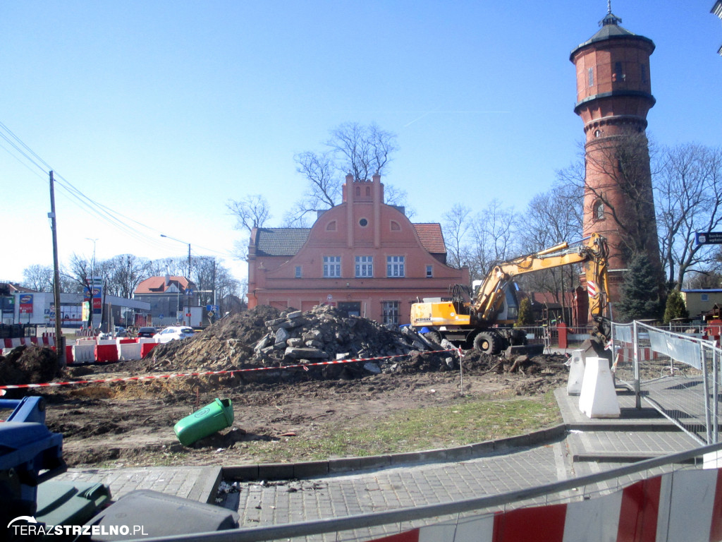 Trwają prace przy budowie rond w Strzelnie