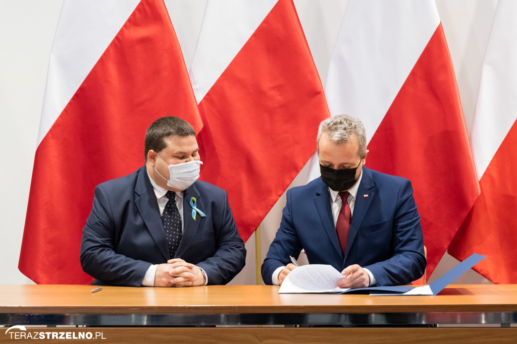 Szpital w Mogilnie z dotacją. Wojewoda podpisał umowę
