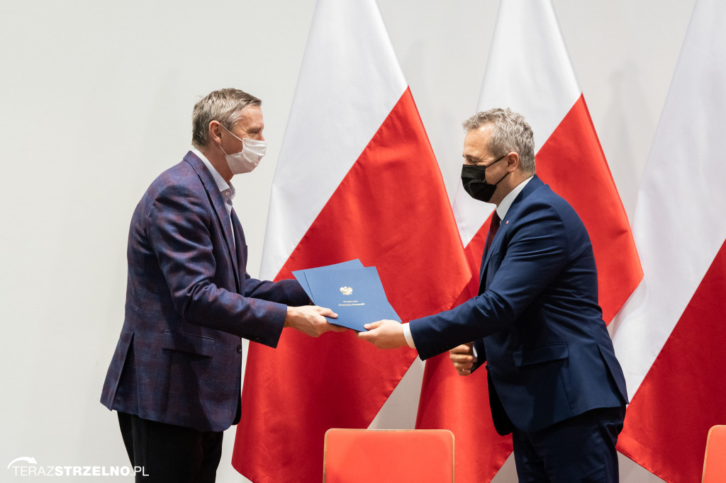 Szpital w Mogilnie z dotacją. Wojewoda podpisał umowę