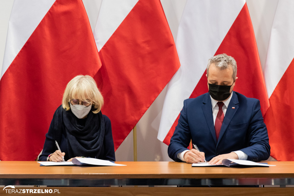 Szpital w Mogilnie z dotacją. Wojewoda podpisał umowę