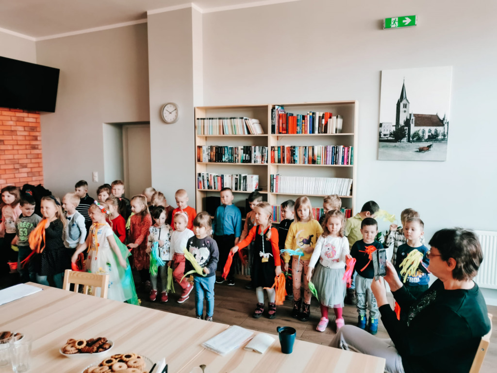 Do Klubu Seniora w Strzelnie zawitała Pani Wiosna