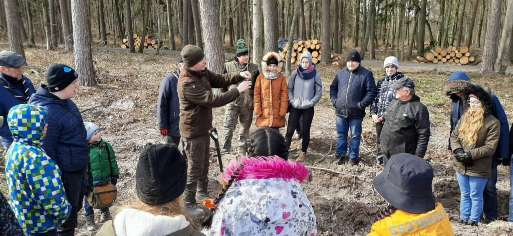 Dobrze wykorzystana sobota - sadzili las w Miradzu