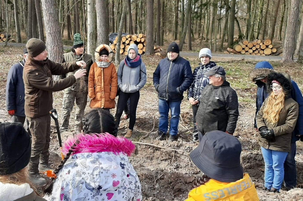 Dobrze wykorzystana sobota - sadzili las w Miradzu