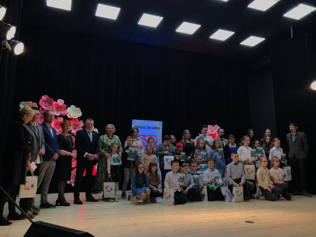Fotorelacja z Koncertu Laureatów Gminnego Konkursu Recytatorskiego 
