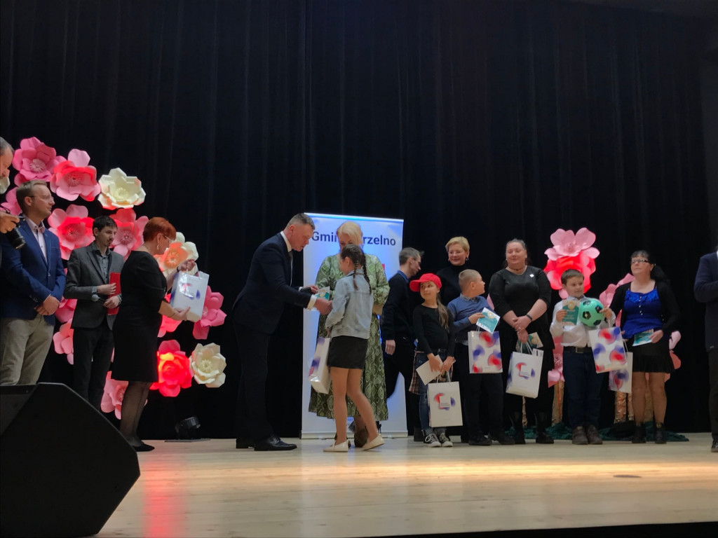 Fotorelacja z Koncertu Laureatów Gminnego Konkursu Recytatorskiego 
