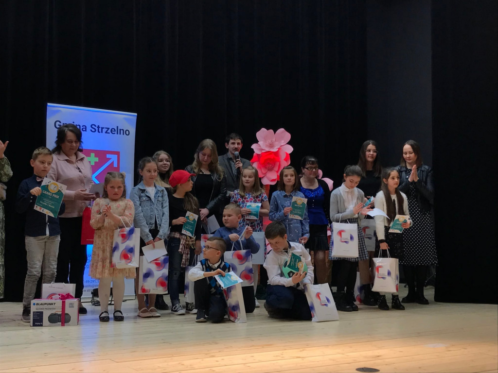 Fotorelacja z Koncertu Laureatów Gminnego Konkursu Recytatorskiego 