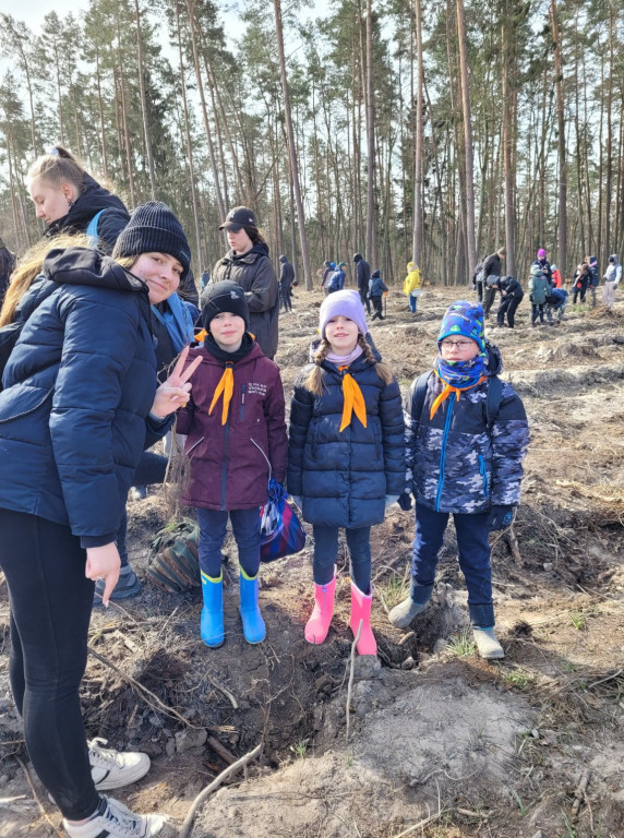 Dobrze wykorzystana sobota - sadzili las w Miradzu