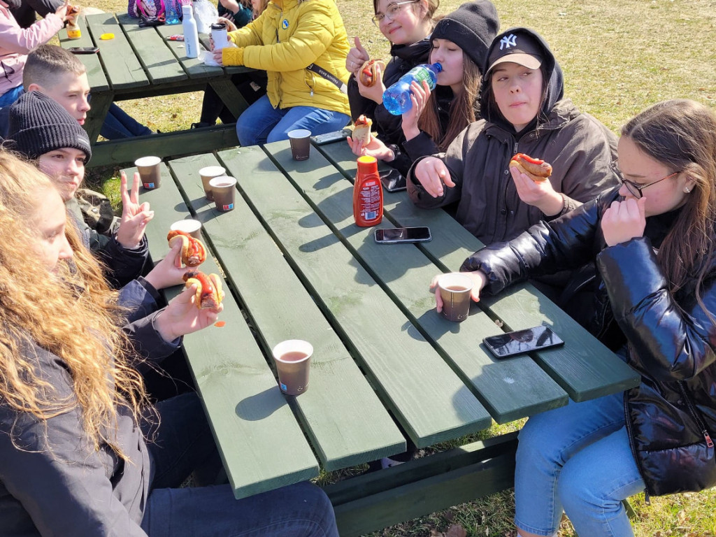 Dobrze wykorzystana sobota - sadzili las w Miradzu