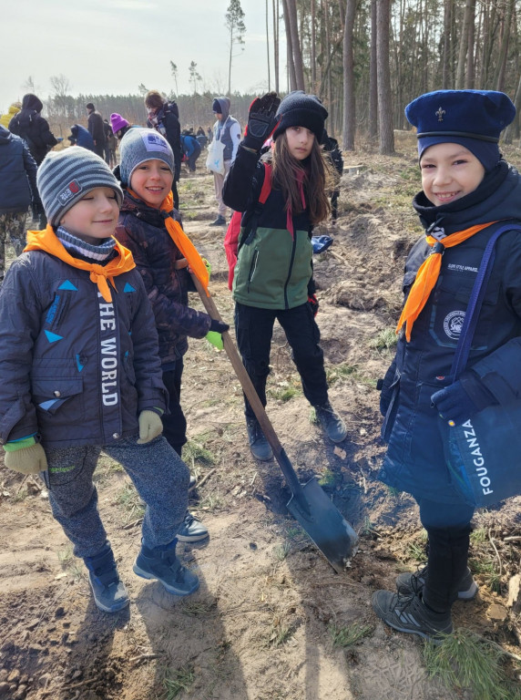 Dobrze wykorzystana sobota - sadzili las w Miradzu