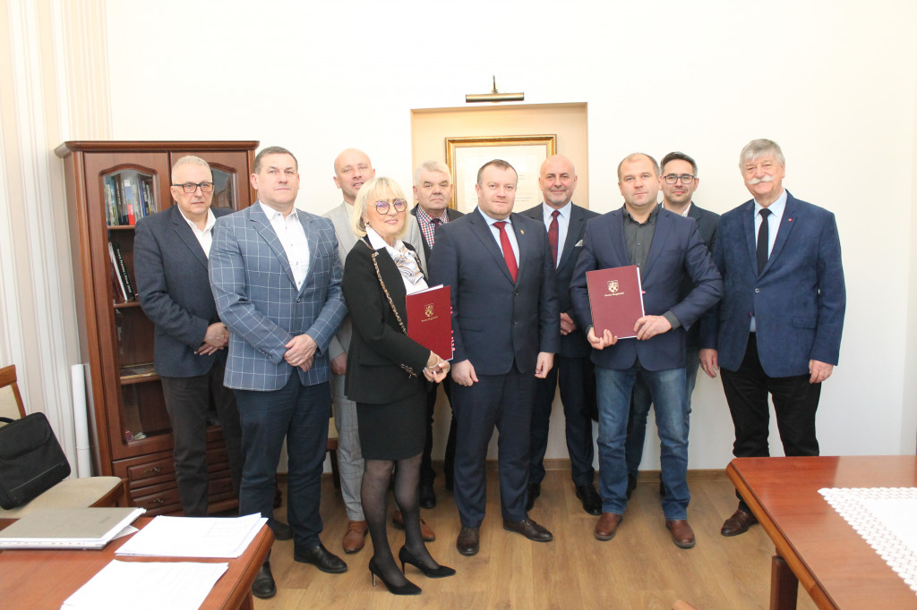 Podpisanie umowy na ZOL w Strzelnie