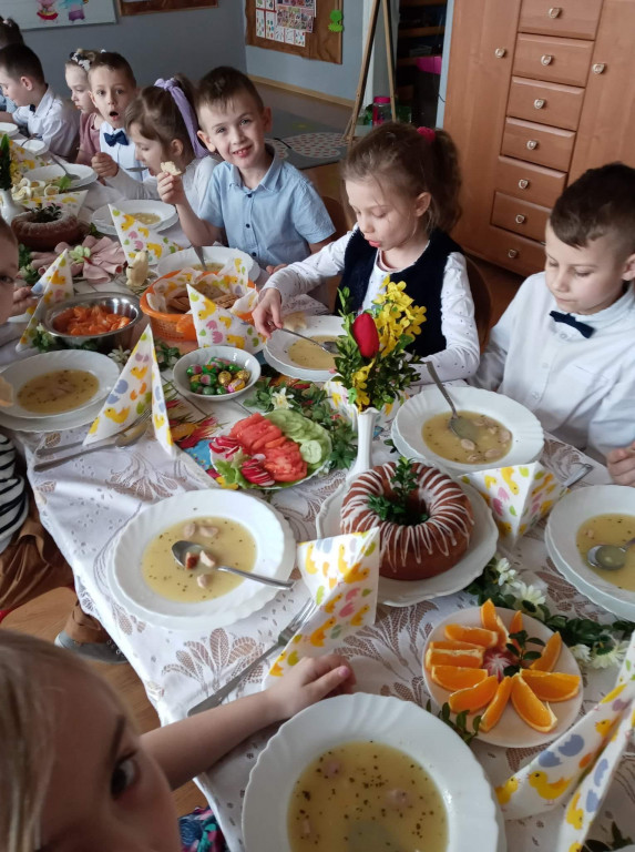 Przedszkolaki poznawały tradycje wielkanocne