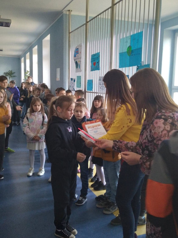 W SP w Markowicach wręczono uczniom nagrody za czytelnictwo