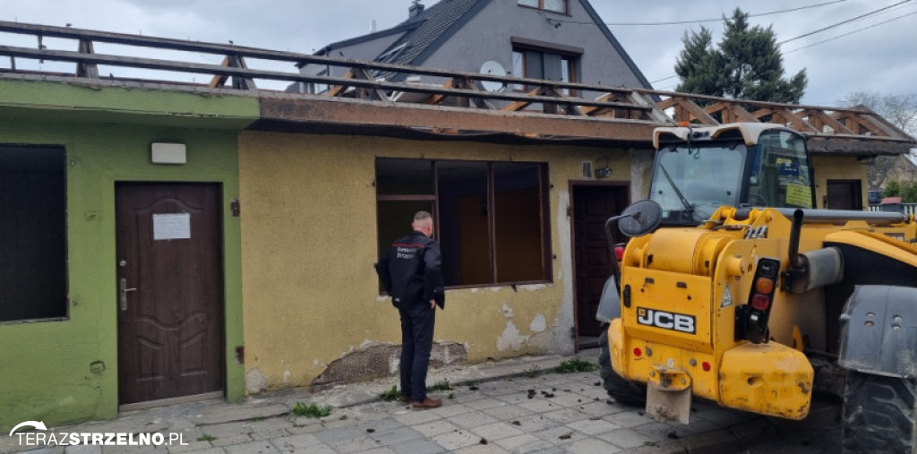 Znikają stare budynki w Strzelnie, powstają nowoczesne rozwiązania.