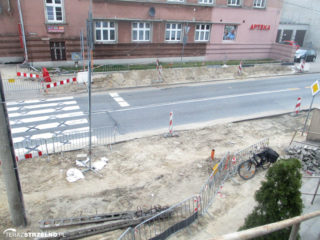 Znikają stare budynki w Strzelnie, powstają nowoczesne rozwiązania.