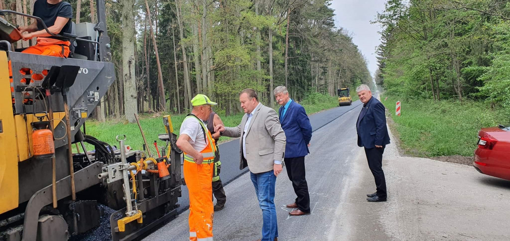 Trwa modernizacja drogi Strzelno - Wójcin