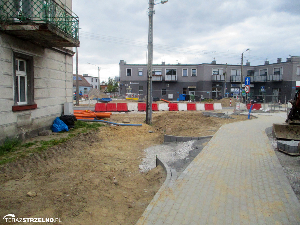 Fotorelacja z placu budowy rond w Strzelnie