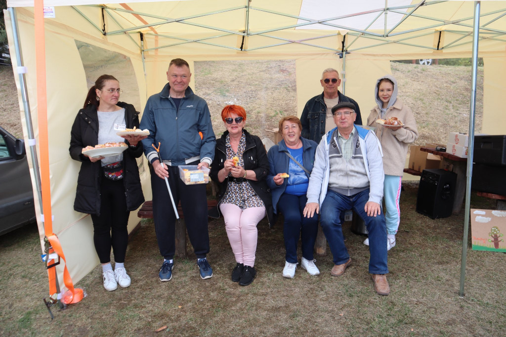 Zawody wędkarskie i plener malarski w Łąkiem