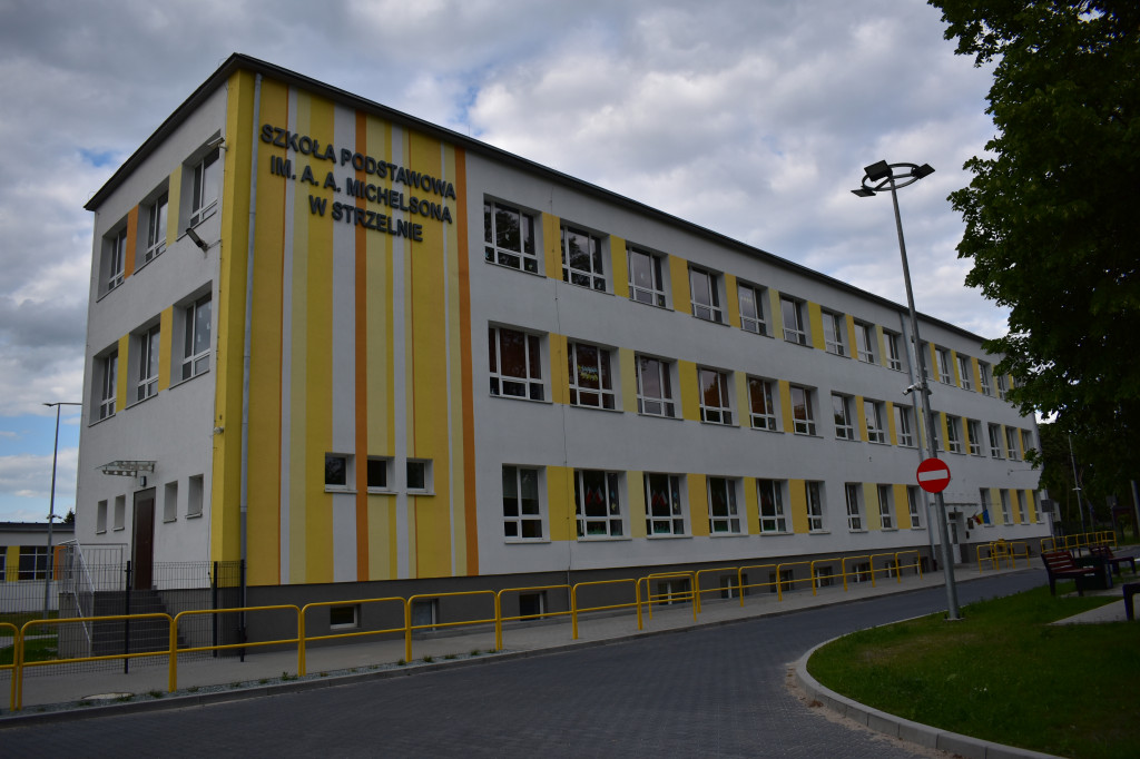 ZSP im A. A. Michelsona i otoczenie szkoły wypiękniało - galeria