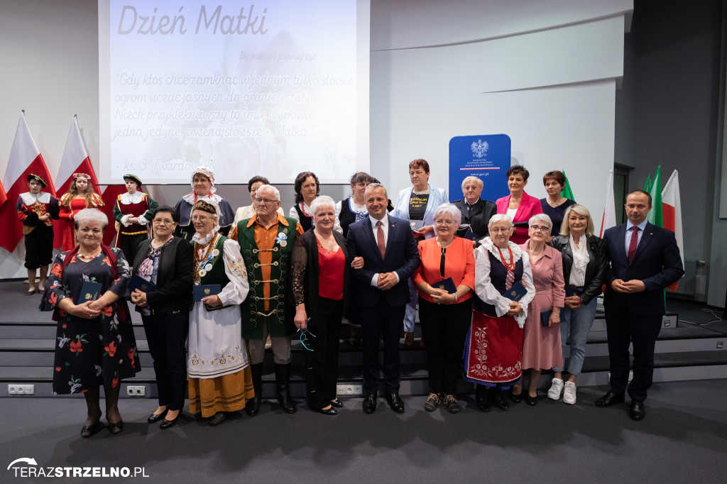 Panie z Mogilna i Strzelna nagrodzone medalami wojewody [FOTO]
