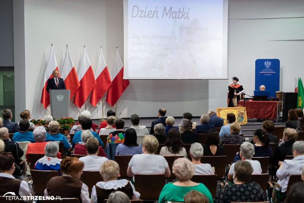 Panie z Mogilna i Strzelna nagrodzone medalami wojewody [FOTO]