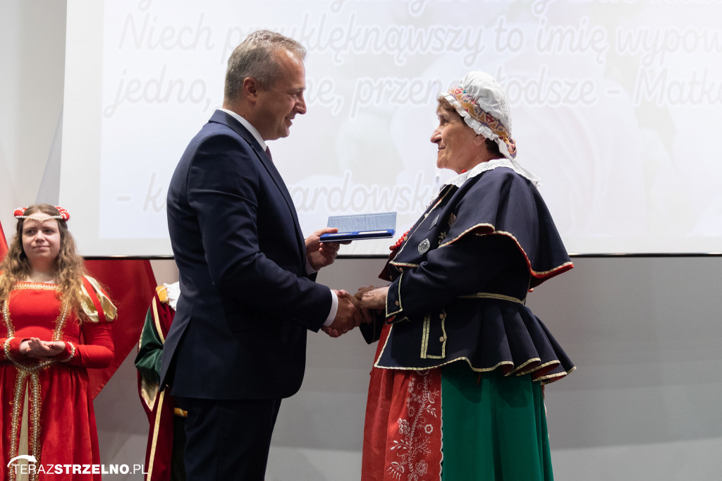 Panie z Mogilna i Strzelna nagrodzone medalami wojewody [FOTO]