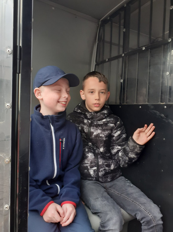 Dzieci z ZSP im. A. A. Michelsona w Strzelnie poznawały pracę policjantów