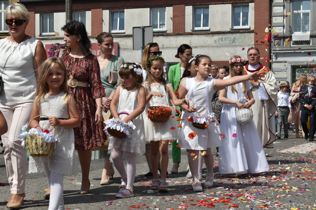 Ulicami Strzelna przeszła procesja Bożego Ciała - galeria